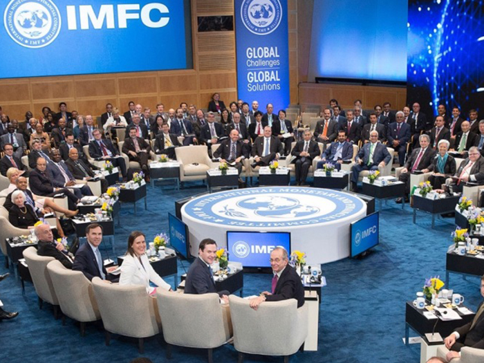 IMF dự báo nợ công toàn cầu sẽ đặt 93% vào cuối năm